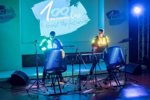 LED-шоу барабанщиків на ювілеї компанії